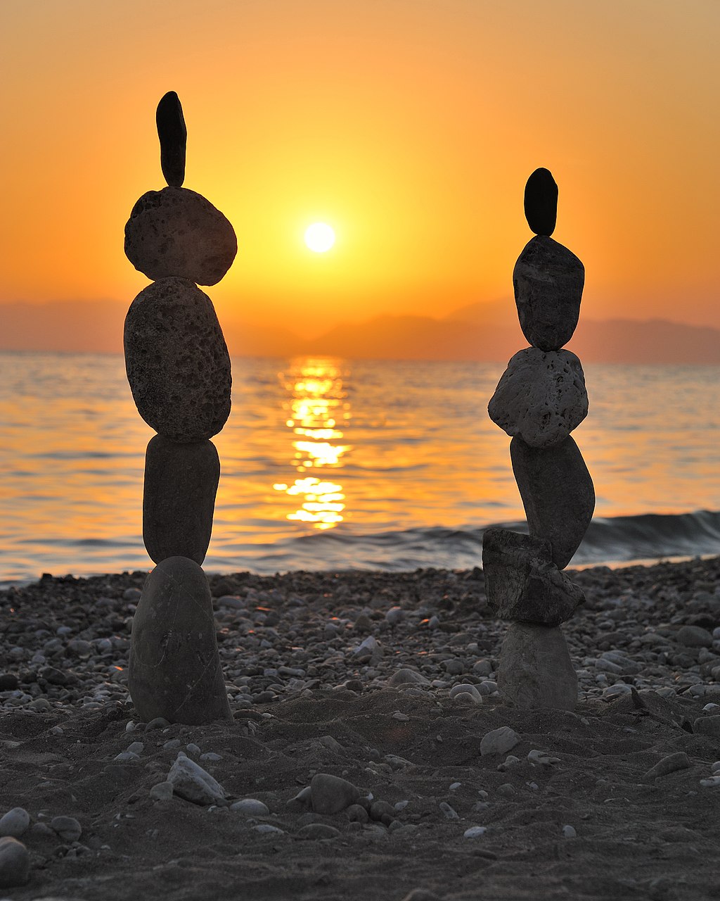 1024px-Stone_Balancing_Sunset